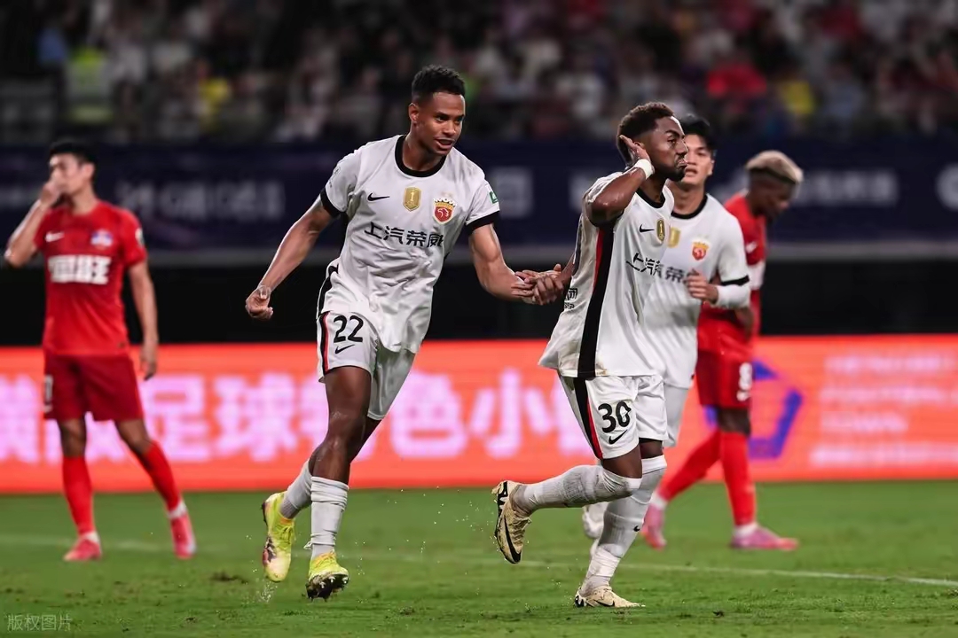 关于上海海港迎法国杯关键赛；今晚强势反弹；压力陡增；年轻球员得到机会的信息